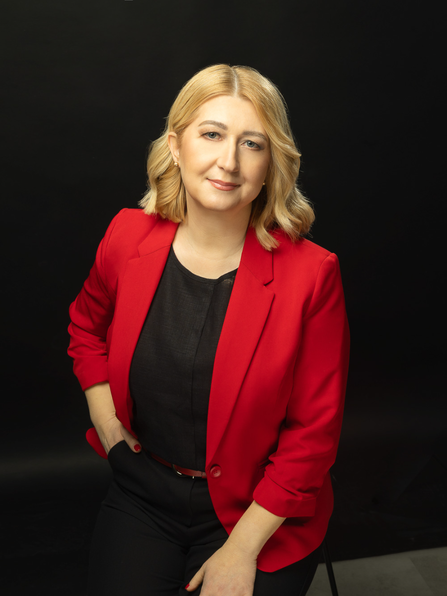adw. Małgorzata Modłasiak w kancelarii w Częstochowie